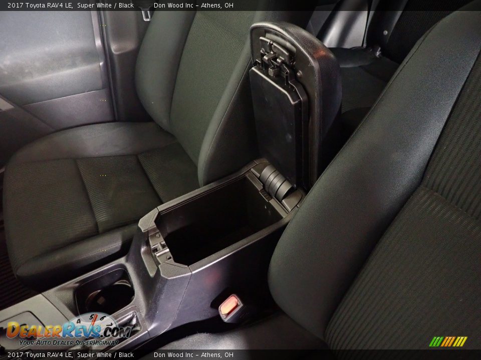 2017 Toyota RAV4 LE Super White / Black Photo #33