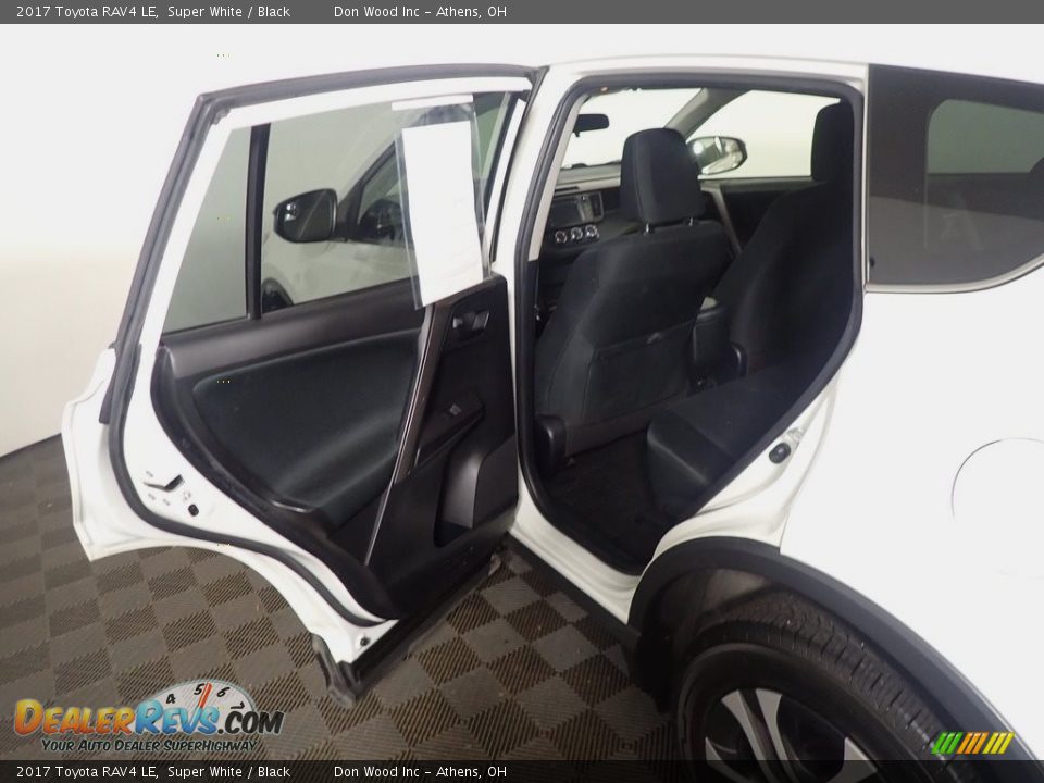 2017 Toyota RAV4 LE Super White / Black Photo #34