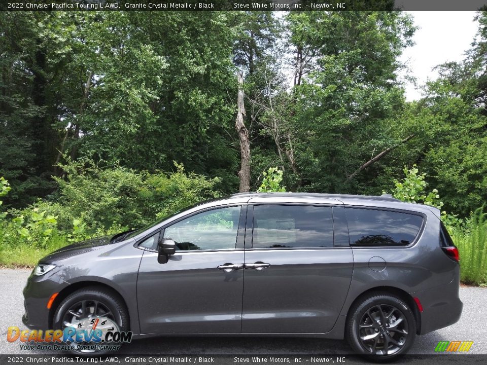 2022 Chrysler Pacifica Touring L AWD Granite Crystal Metallic / Black Photo #1