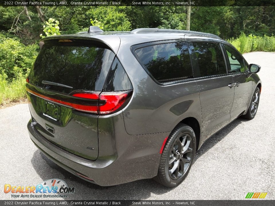 2022 Chrysler Pacifica Touring L AWD Granite Crystal Metallic / Black Photo #6