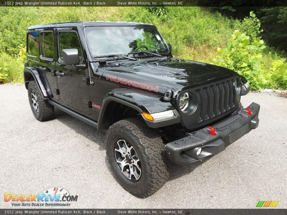 Front 3/4 View of 2022 Jeep Wrangler Unlimited Rubicon 4x4 Photo #4
