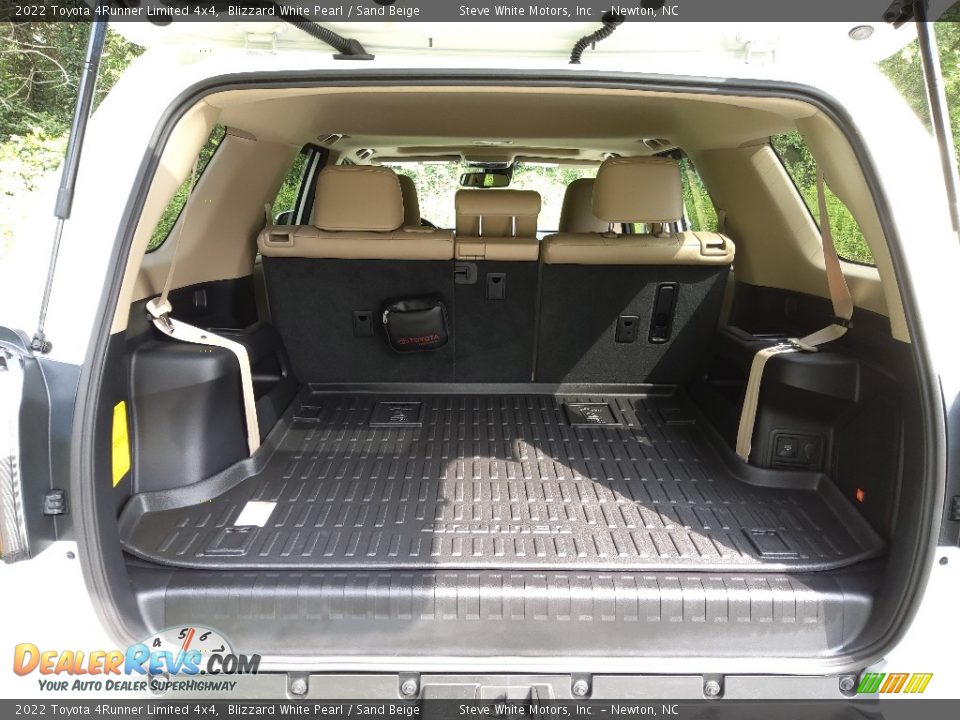 2022 Toyota 4Runner Limited 4x4 Trunk Photo #13