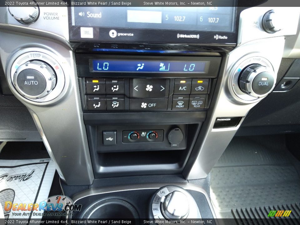 Controls of 2022 Toyota 4Runner Limited 4x4 Photo #24