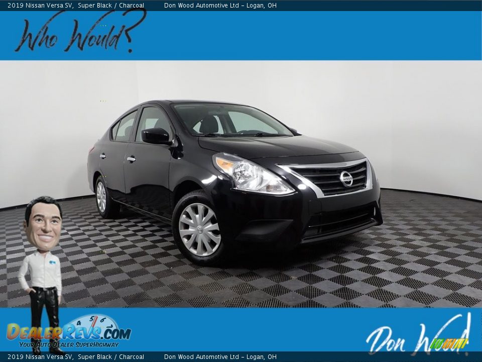 2019 Nissan Versa SV Super Black / Charcoal Photo #1