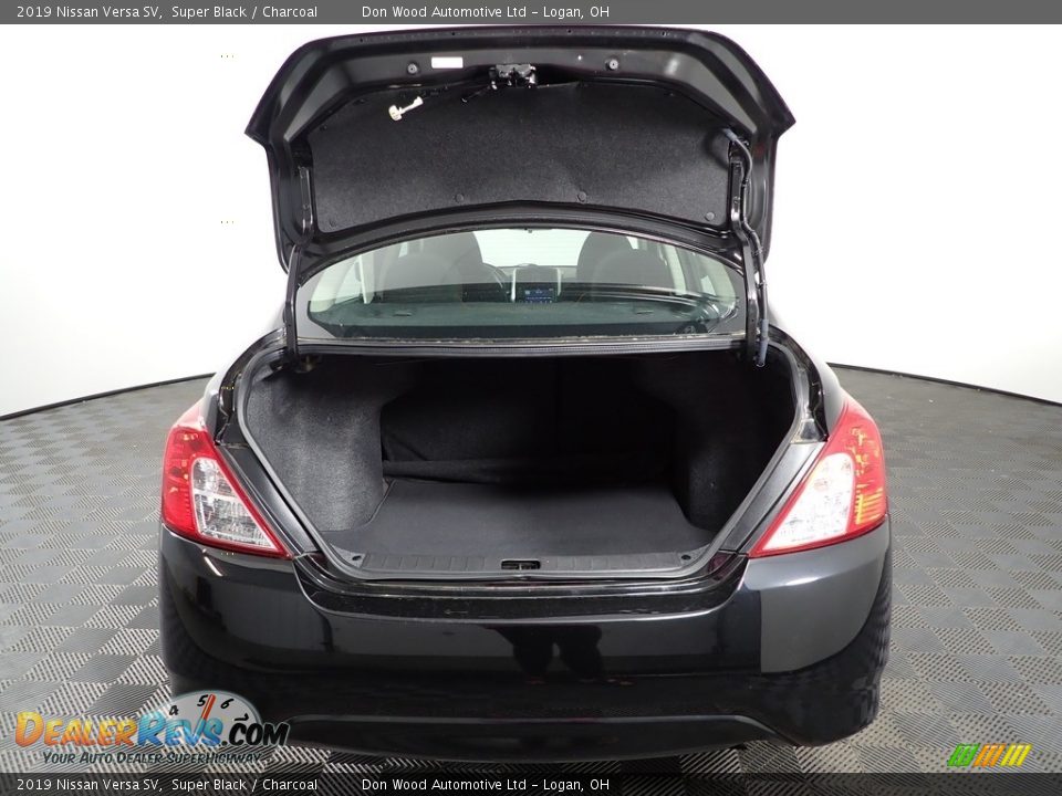 2019 Nissan Versa SV Super Black / Charcoal Photo #9
