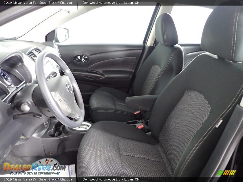 2019 Nissan Versa SV Super Black / Charcoal Photo #14