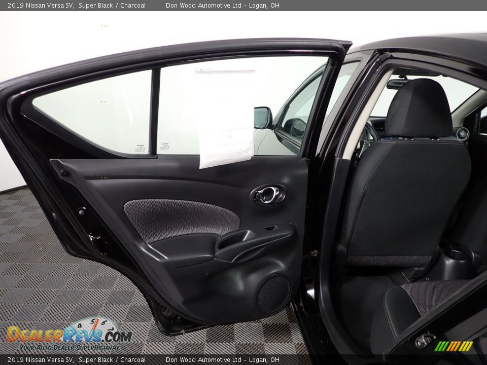 2019 Nissan Versa SV Super Black / Charcoal Photo #21