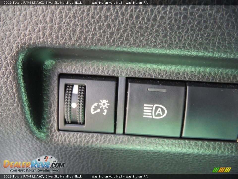 2019 Toyota RAV4 LE AWD Silver Sky Metallic / Black Photo #14