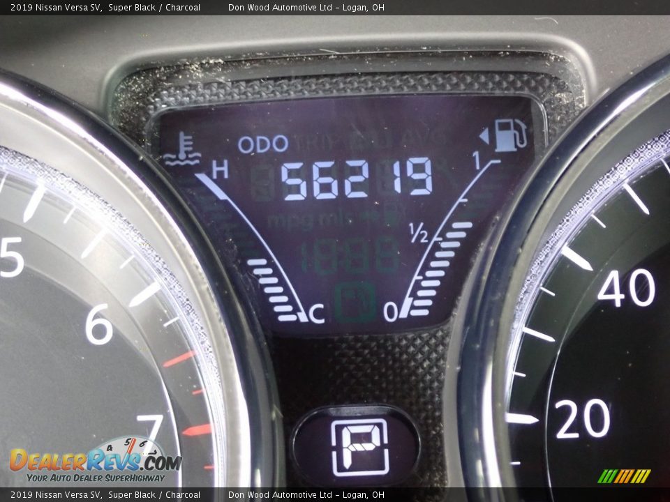 2019 Nissan Versa SV Super Black / Charcoal Photo #29