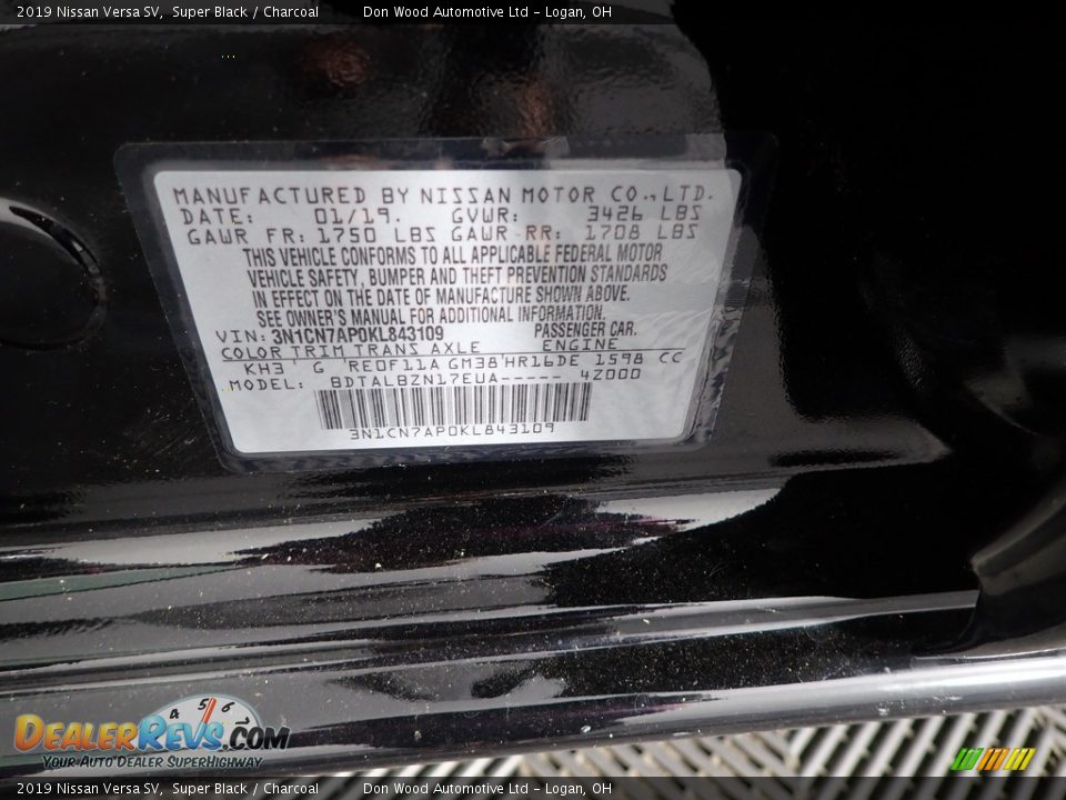 2019 Nissan Versa SV Super Black / Charcoal Photo #30