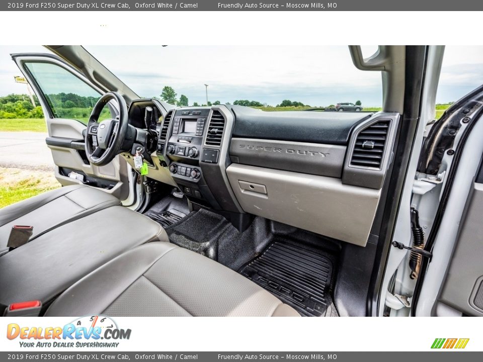 2019 Ford F250 Super Duty XL Crew Cab Oxford White / Camel Photo #21