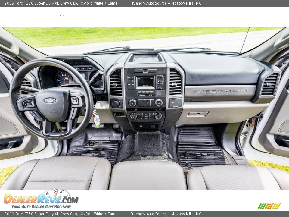 2019 Ford F250 Super Duty XL Crew Cab Oxford White / Camel Photo #24