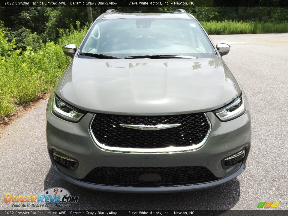 2022 Chrysler Pacifica Limited AWD Ceramic Gray / Black/Alloy Photo #3