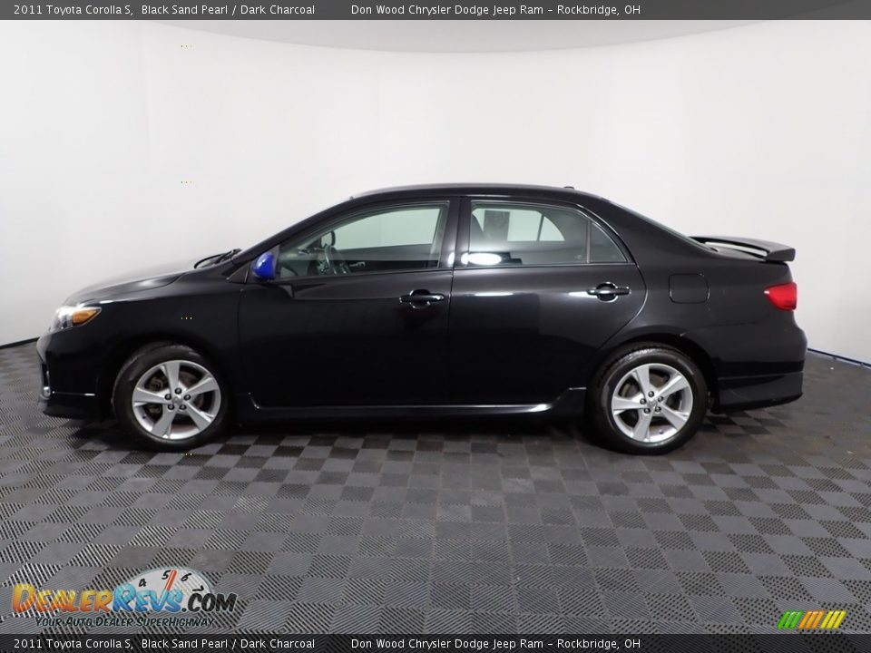 2011 Toyota Corolla S Black Sand Pearl / Dark Charcoal Photo #4