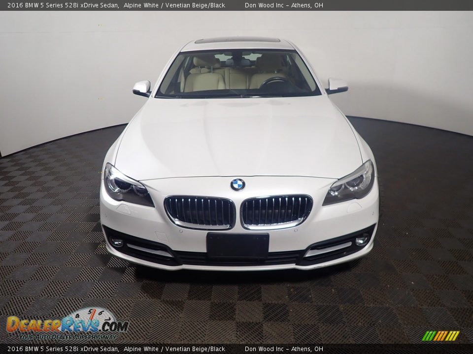 2016 BMW 5 Series 528i xDrive Sedan Alpine White / Venetian Beige/Black Photo #8