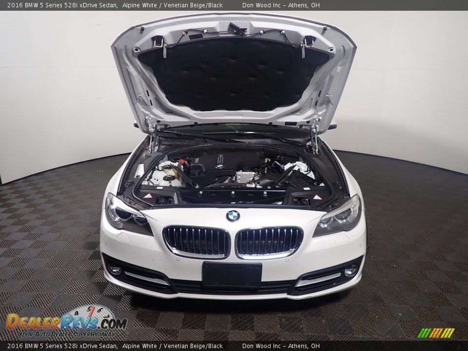 2016 BMW 5 Series 528i xDrive Sedan Alpine White / Venetian Beige/Black Photo #9
