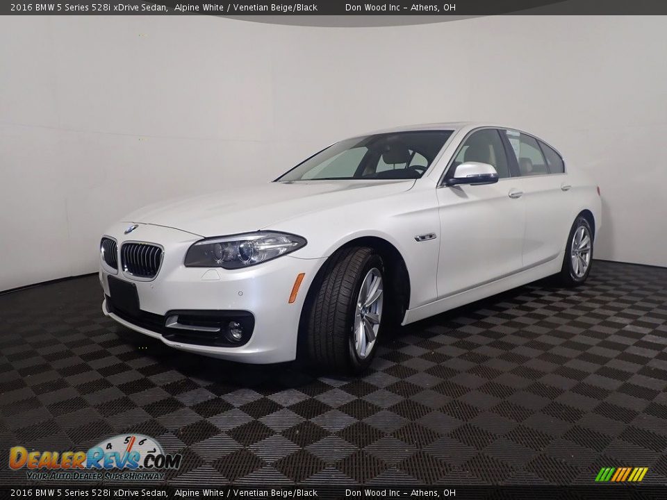 2016 BMW 5 Series 528i xDrive Sedan Alpine White / Venetian Beige/Black Photo #11