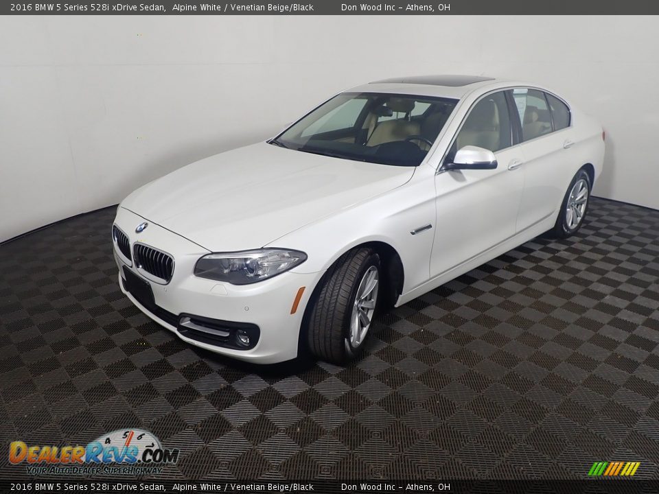 2016 BMW 5 Series 528i xDrive Sedan Alpine White / Venetian Beige/Black Photo #12