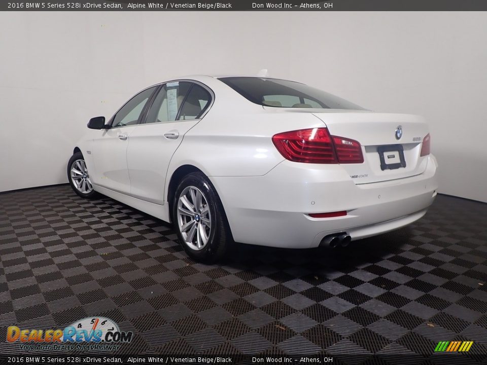 2016 BMW 5 Series 528i xDrive Sedan Alpine White / Venetian Beige/Black Photo #14
