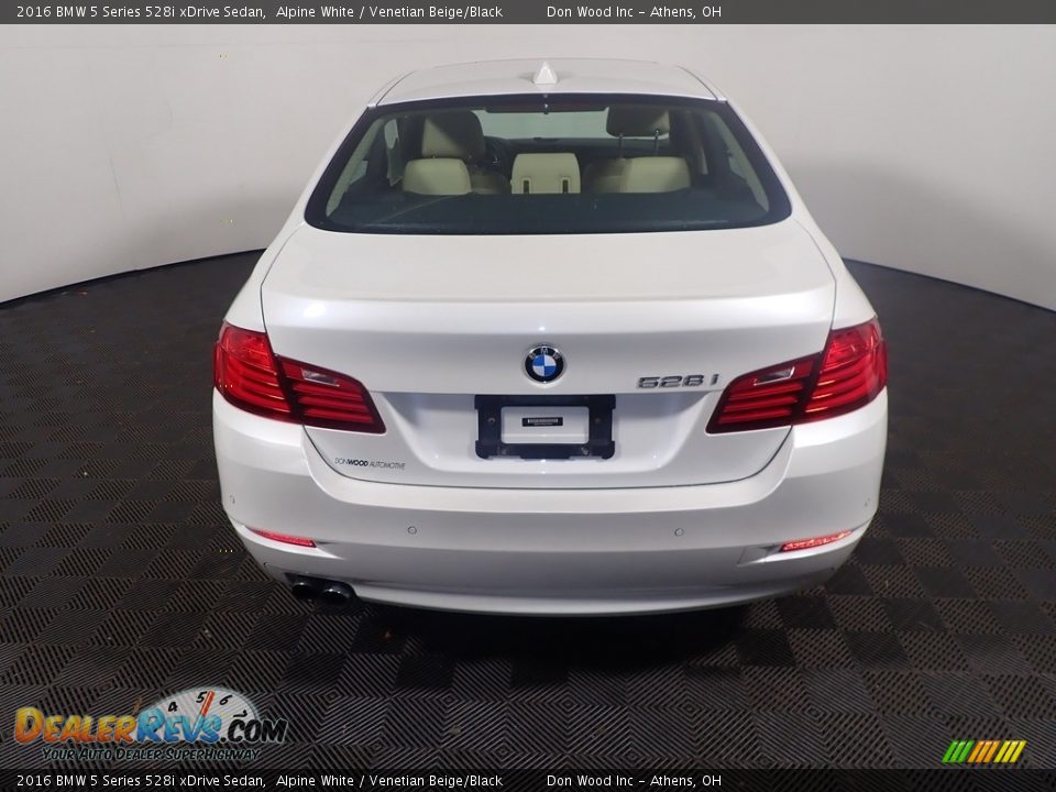 2016 BMW 5 Series 528i xDrive Sedan Alpine White / Venetian Beige/Black Photo #16
