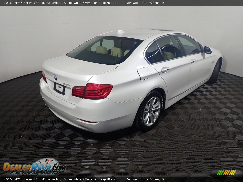 2016 BMW 5 Series 528i xDrive Sedan Alpine White / Venetian Beige/Black Photo #21