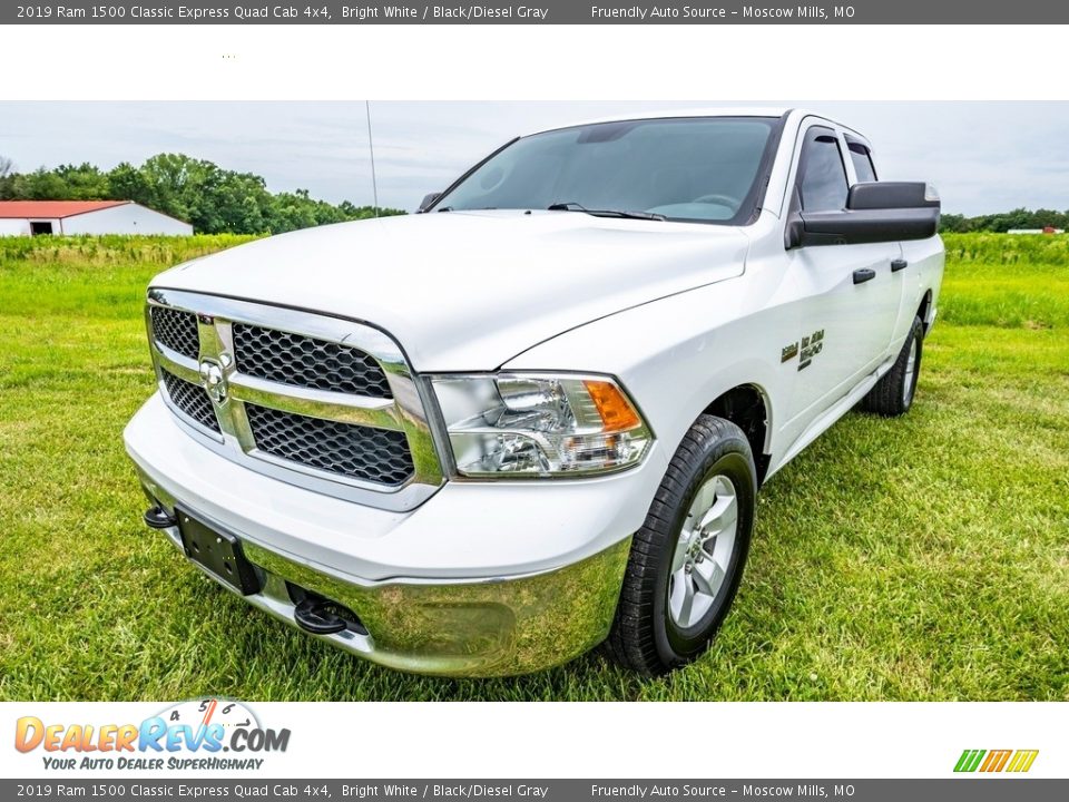 2019 Ram 1500 Classic Express Quad Cab 4x4 Bright White / Black/Diesel Gray Photo #8