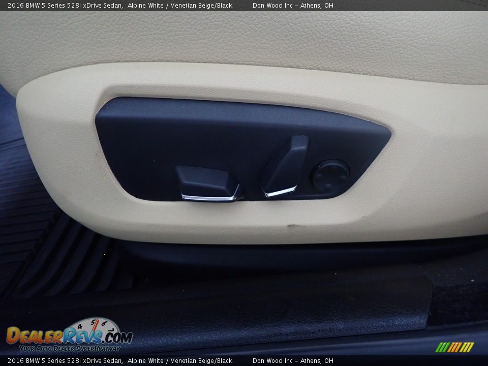 2016 BMW 5 Series 528i xDrive Sedan Alpine White / Venetian Beige/Black Photo #27