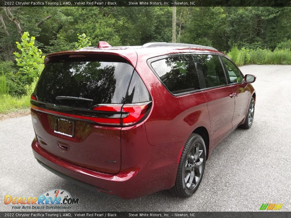 2022 Chrysler Pacifica Touring L AWD Velvet Red Pearl / Black Photo #6