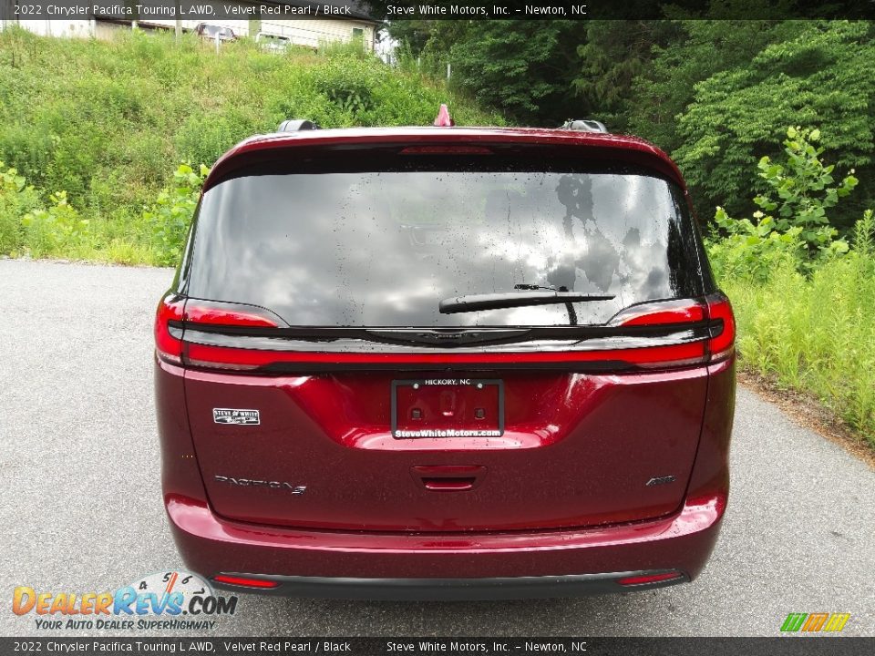 2022 Chrysler Pacifica Touring L AWD Velvet Red Pearl / Black Photo #7