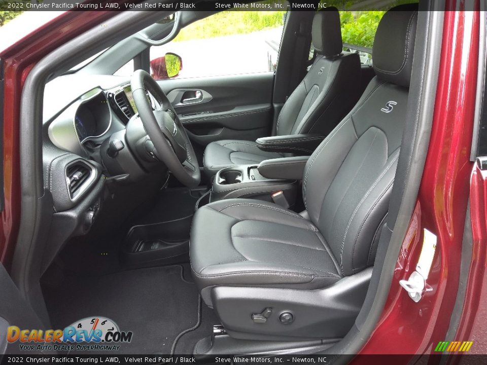 Front Seat of 2022 Chrysler Pacifica Touring L AWD Photo #10