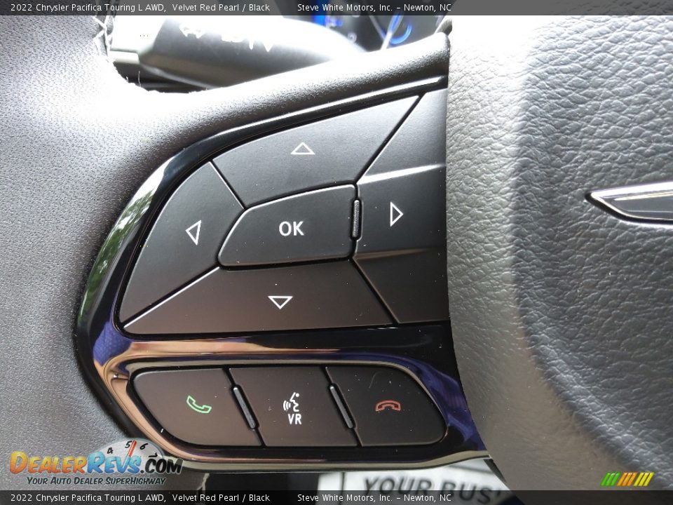 2022 Chrysler Pacifica Touring L AWD Steering Wheel Photo #19