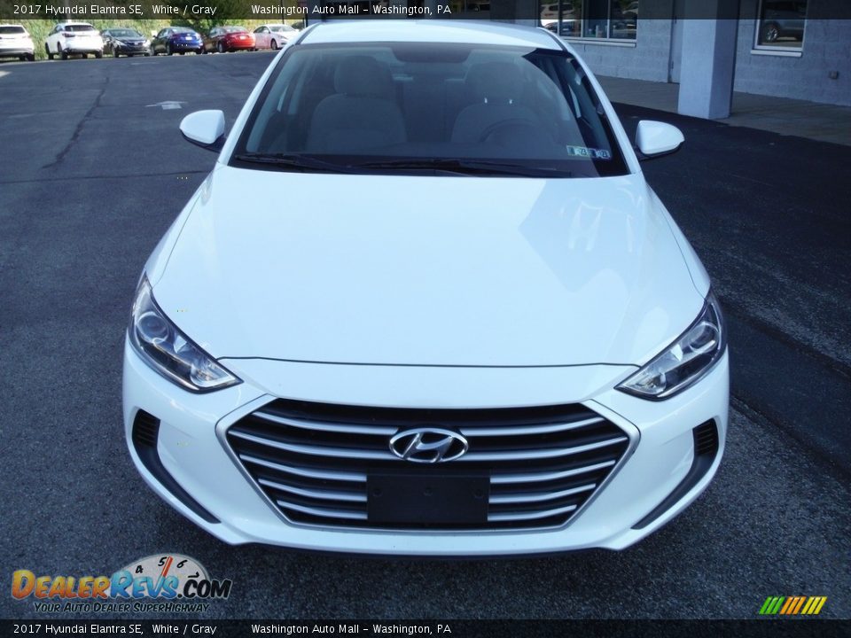 2017 Hyundai Elantra SE White / Gray Photo #4