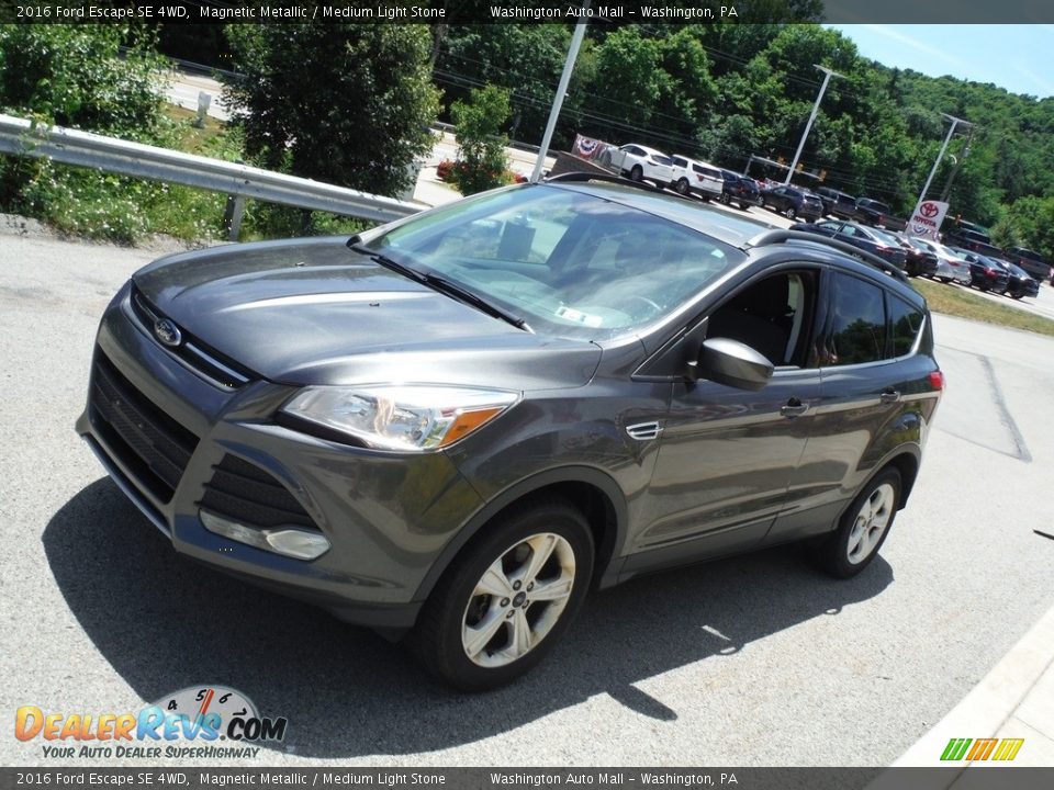 2016 Ford Escape SE 4WD Magnetic Metallic / Medium Light Stone Photo #4