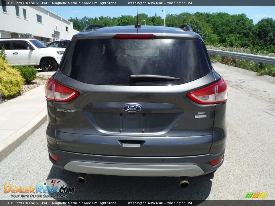 2016 Ford Escape SE 4WD Magnetic Metallic / Medium Light Stone Photo #8