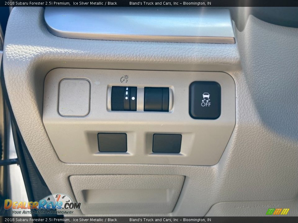 Controls of 2018 Subaru Forester 2.5i Premium Photo #16