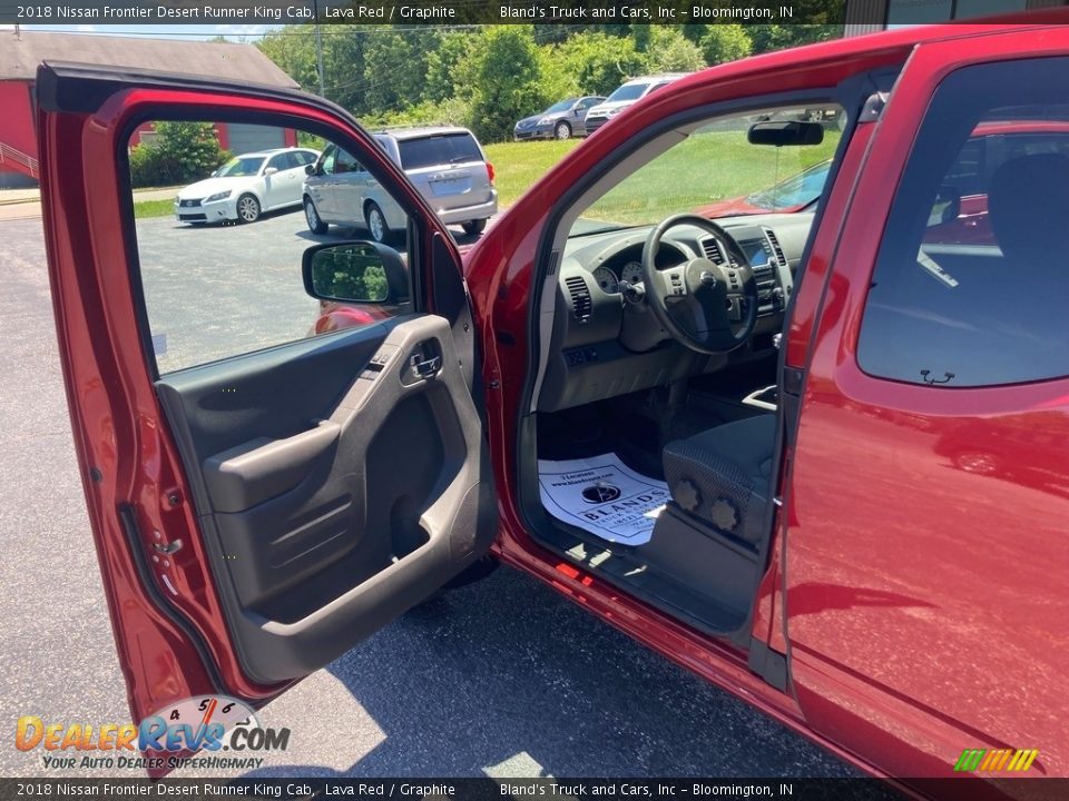 2018 Nissan Frontier Desert Runner King Cab Lava Red / Graphite Photo #9