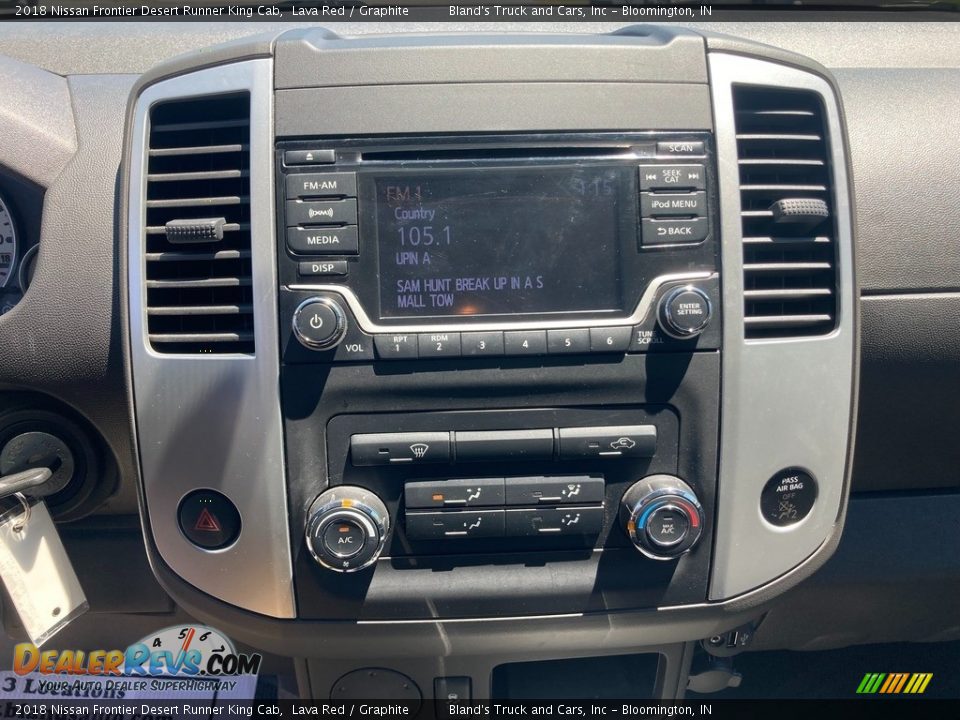 Controls of 2018 Nissan Frontier Desert Runner King Cab Photo #15