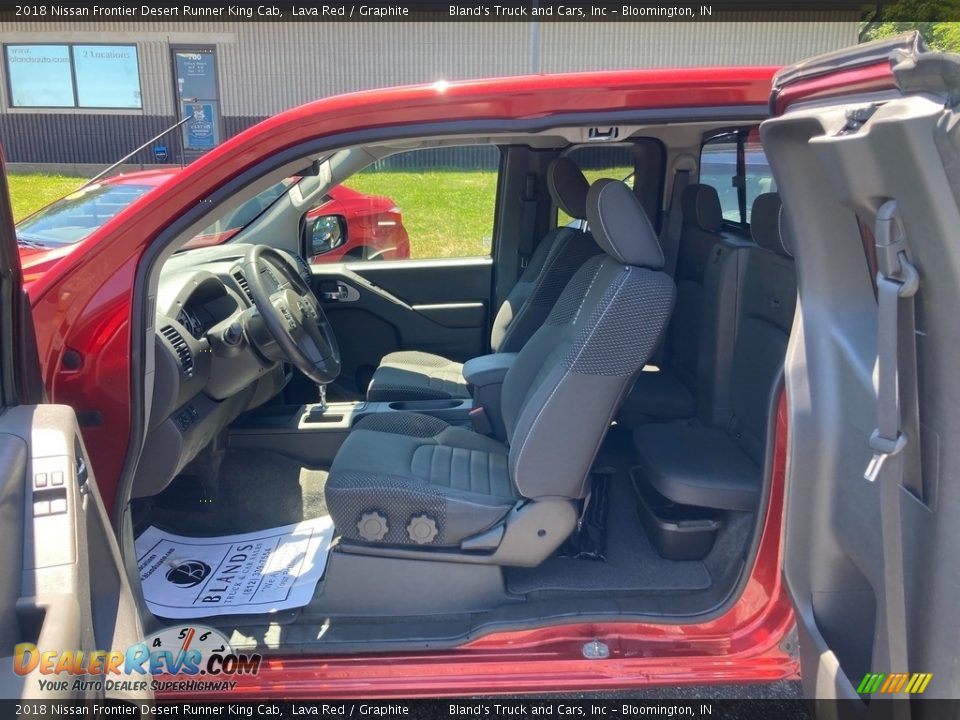 Graphite Interior - 2018 Nissan Frontier Desert Runner King Cab Photo #18