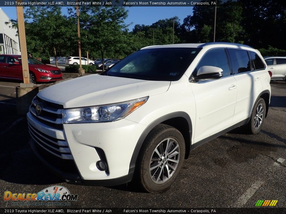 2019 Toyota Highlander XLE AWD Blizzard Pearl White / Ash Photo #1