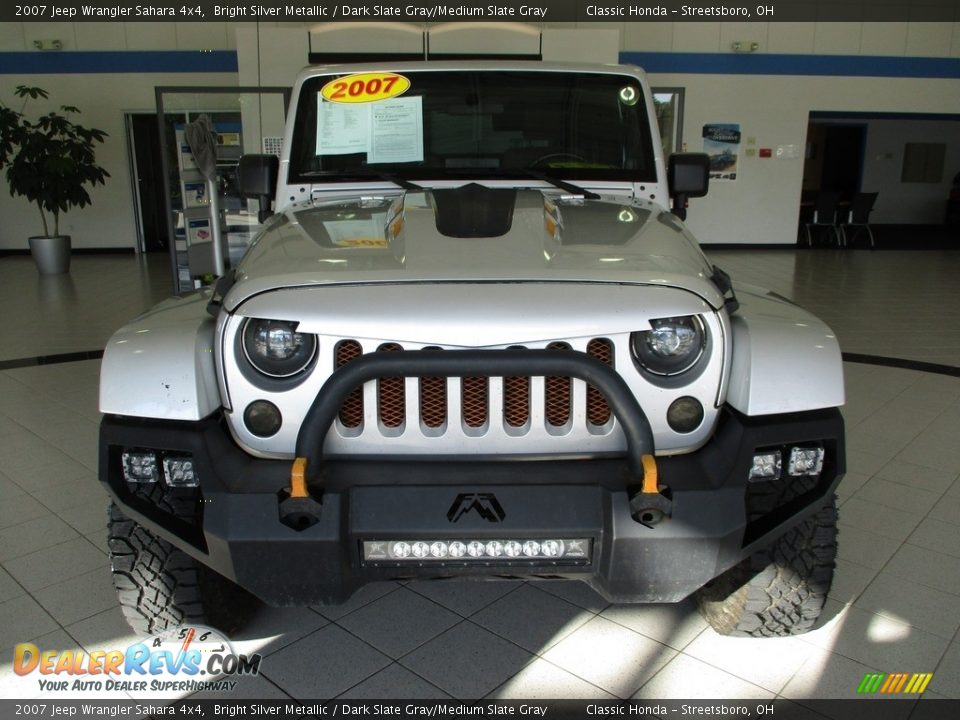 2007 Jeep Wrangler Sahara 4x4 Bright Silver Metallic / Dark Slate Gray/Medium Slate Gray Photo #2