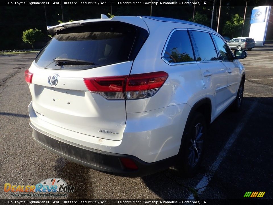 2019 Toyota Highlander XLE AWD Blizzard Pearl White / Ash Photo #4