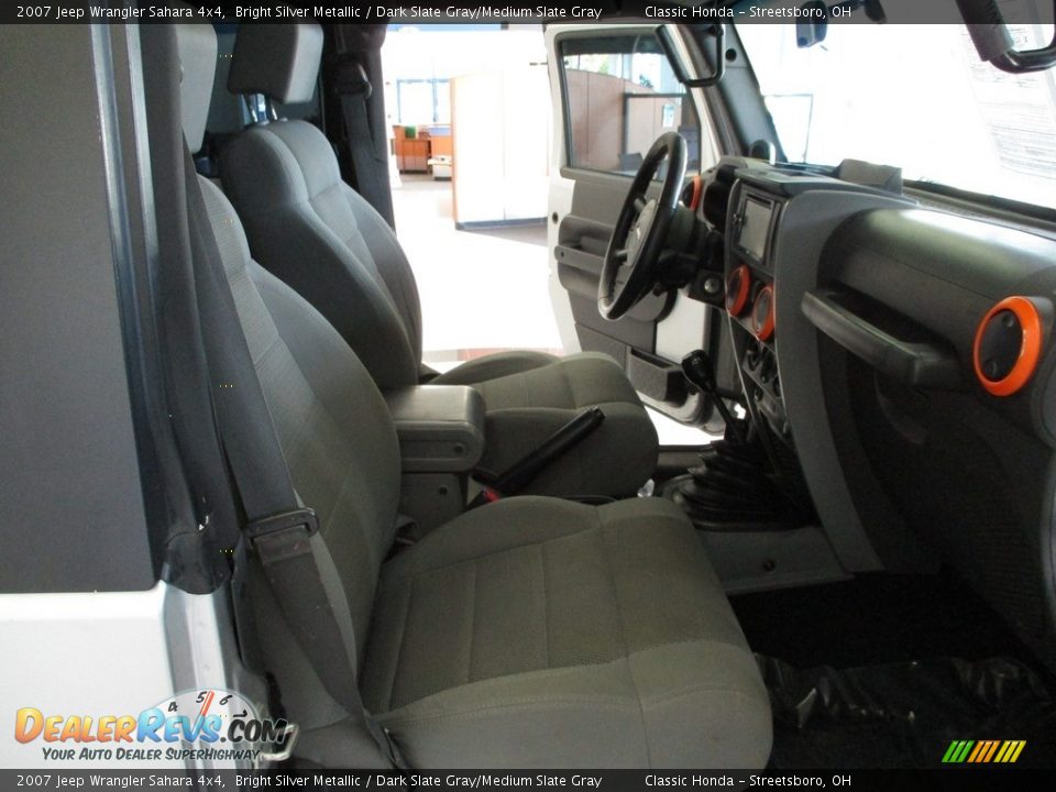2007 Jeep Wrangler Sahara 4x4 Bright Silver Metallic / Dark Slate Gray/Medium Slate Gray Photo #18
