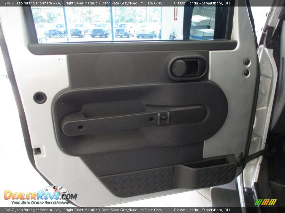 2007 Jeep Wrangler Sahara 4x4 Bright Silver Metallic / Dark Slate Gray/Medium Slate Gray Photo #23