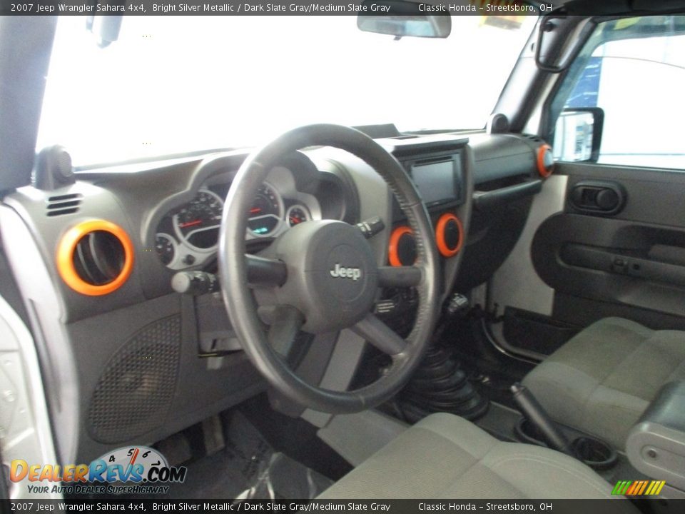 2007 Jeep Wrangler Sahara 4x4 Bright Silver Metallic / Dark Slate Gray/Medium Slate Gray Photo #24