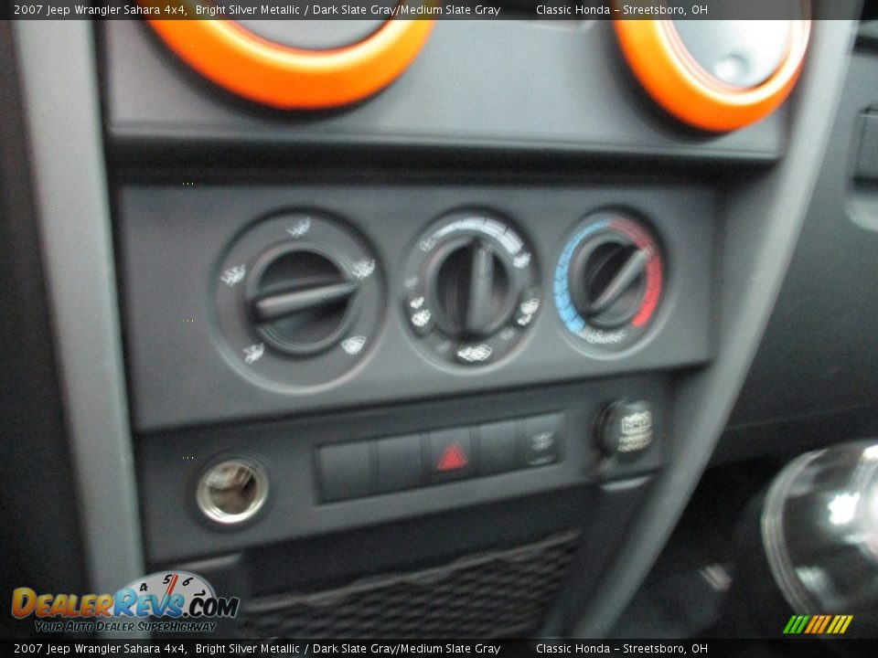 2007 Jeep Wrangler Sahara 4x4 Bright Silver Metallic / Dark Slate Gray/Medium Slate Gray Photo #30