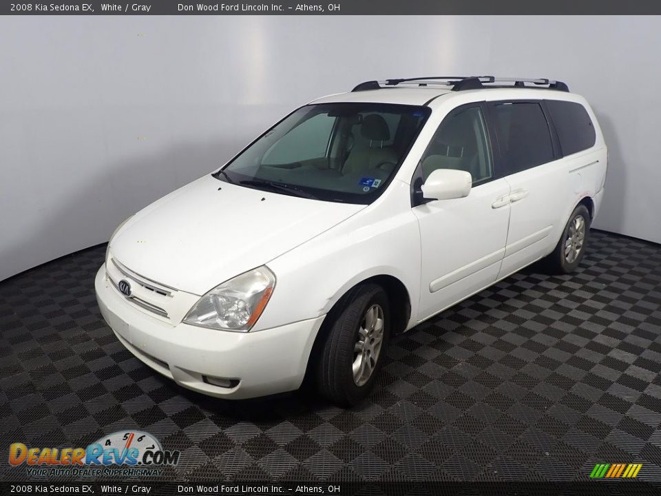 2008 Kia Sedona EX White / Gray Photo #7