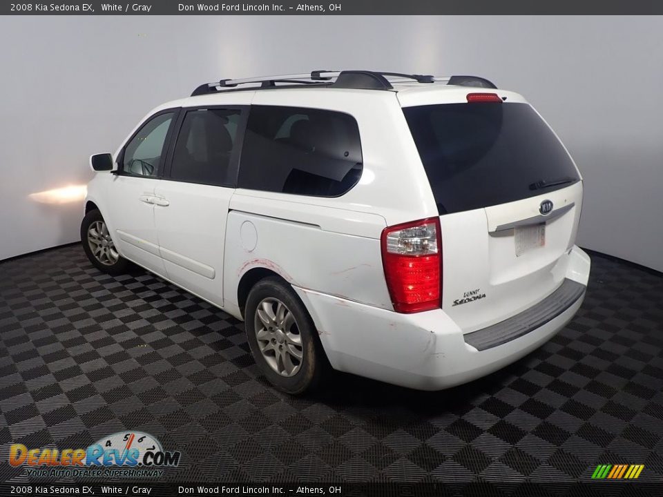 2008 Kia Sedona EX White / Gray Photo #9