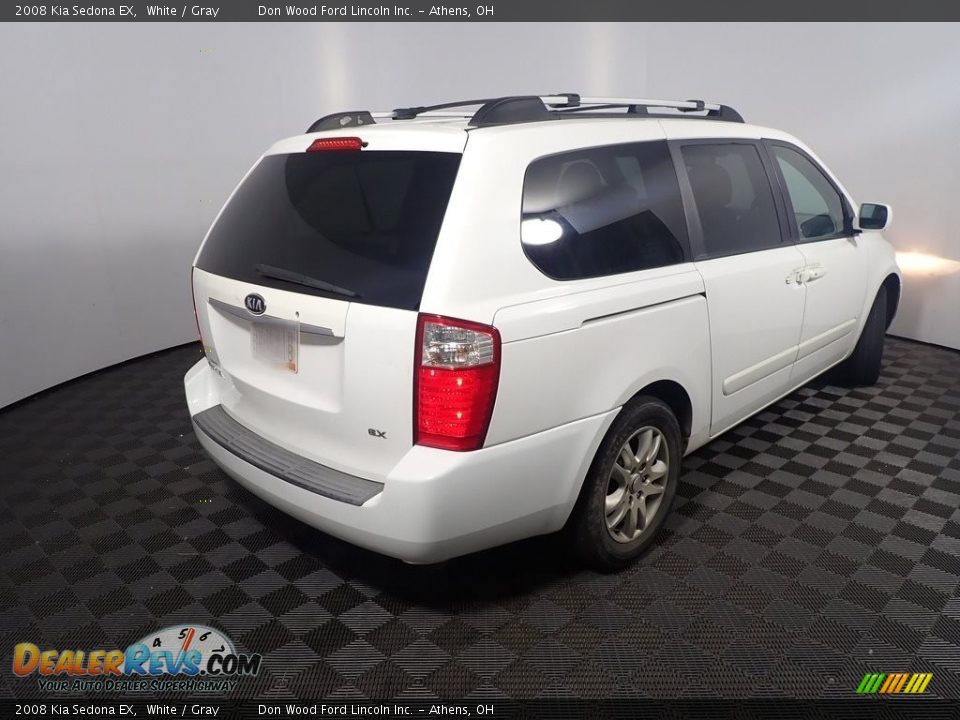 2008 Kia Sedona EX White / Gray Photo #11