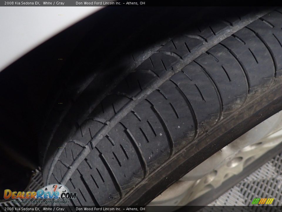 2008 Kia Sedona EX White / Gray Photo #13