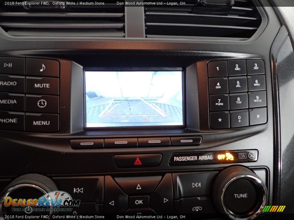 2018 Ford Explorer FWD Oxford White / Medium Stone Photo #2